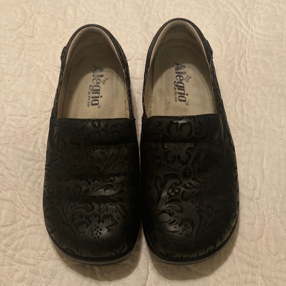 Alegria Women’s Size 38 Black Leather Embossed Slip on shoes loafers mules